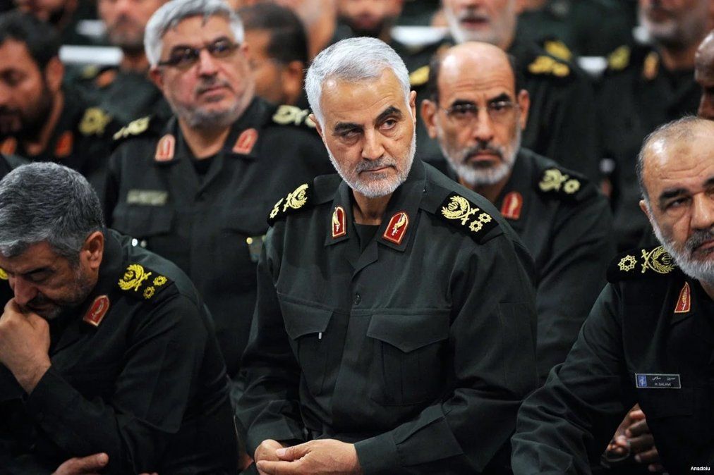 Qasem Soleimani fue asesinado por el Gobierno de Estados Unidos. Soleimani acumuló poder militar en Irán y formó parte del círculo de confianza del líder Supremo de Irán, que busca vengar su muerte.