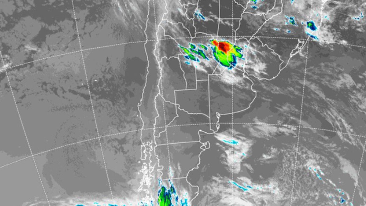 La imagen satelital de la tormenta que está sobre la ciudad de Santa Fe.