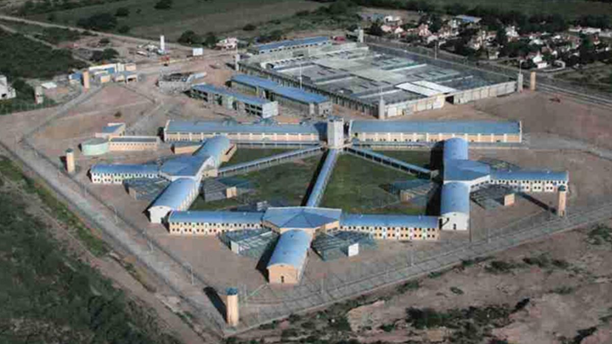 La cárcel desde donde se realizaban las estafas.