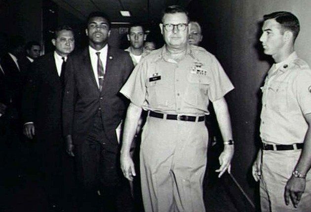 El viernes 28 de abril de 1967, en el Centro de Reclutamiento del Ejército, en Houston, se negó a sumarse a las filas para ir a la guerra de Vietnam. El martes 20 de junio siguiente, el juez Joe Ingraham lo declaró culpable de evadir el reclutamiento, lo condenó a cinco años de prisión, lo multó con 10.000 dólares y, encima, le retiraron la licencia de boxeador y el título mundial.