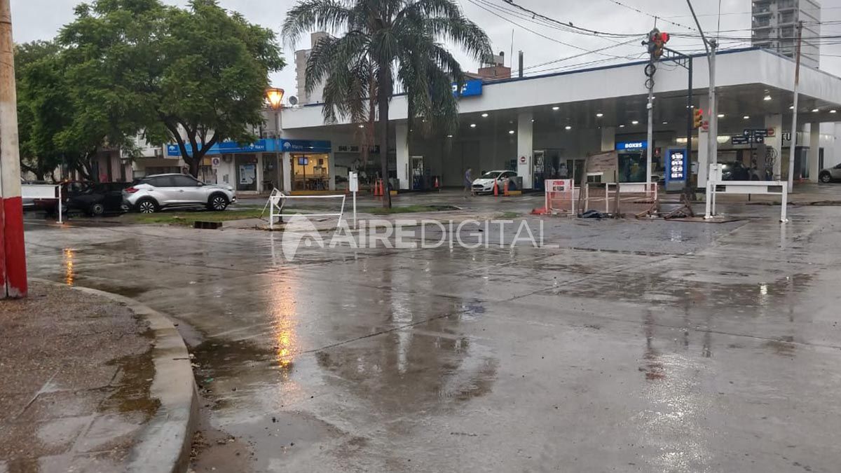 Comerciantes reclaman por la obra de la rotonda de Avenida Freyre y Bulevar que no avanza.