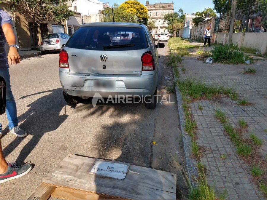 El gol gris que la joven de 18 años impactó al ser detenida.