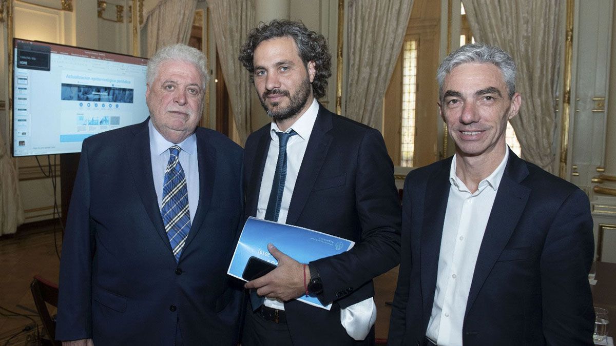 Participaron el ministro de Salud, Ginés González García, funcionarios de diferentes carteras nacionales, de las Fuerzas Armadas, y de la Aduana.