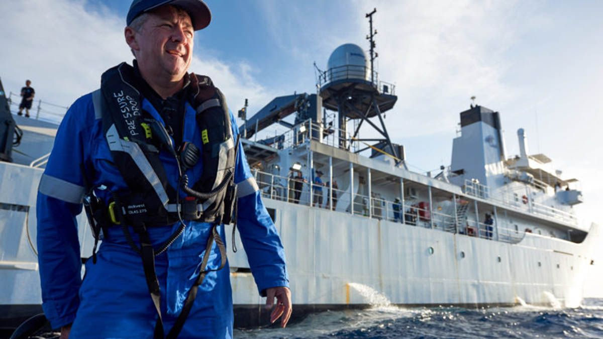 Rob McCallum es un líder y consultor profesional de expediciones que planificó, administró y dirigió expediciones para una amplia variedad de clientes en las partes más remotas del planeta.