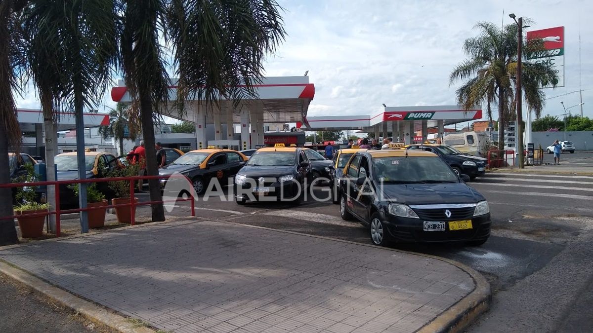 Los taxistas de Rosario se concentran y paran este jueves para reclamar por el crimen de Escobar.