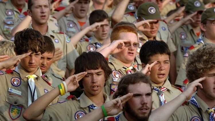 Los Boy Scouts of America están integrados actualmente por casi 2,2 millones de jóvenes y por unos 800.000 voluntarios
