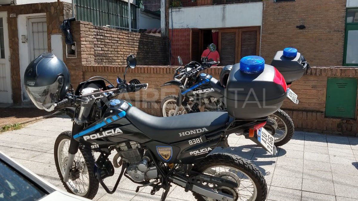 Tres ladrones vestidos con indumentaria de Oca