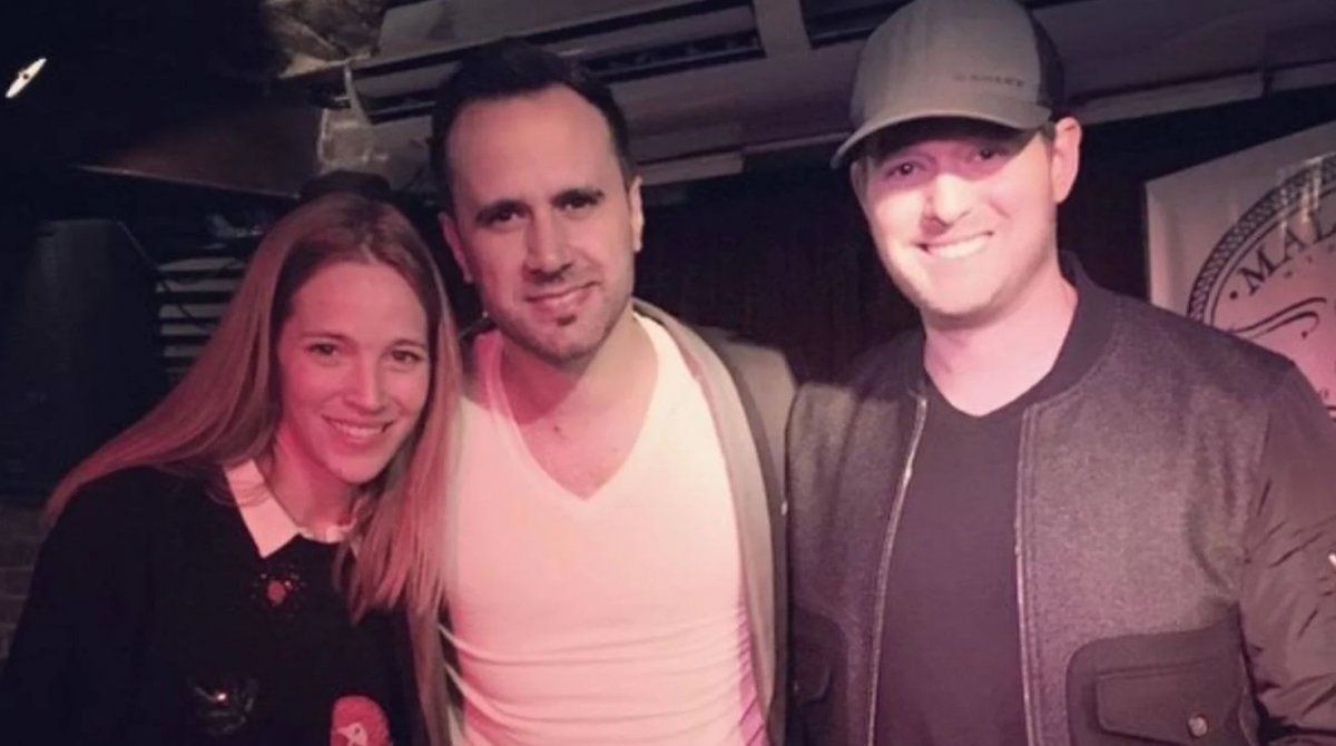 Gastón con sus excuñados, Luisana y Michael Bublé.