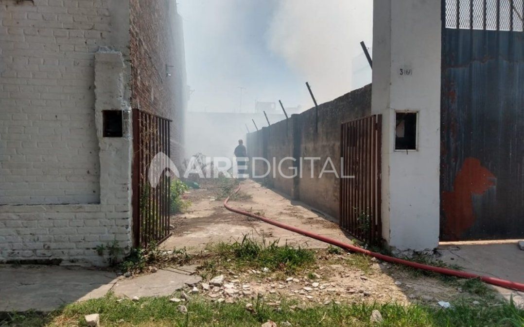 Incendio en el barrio Los Hornos