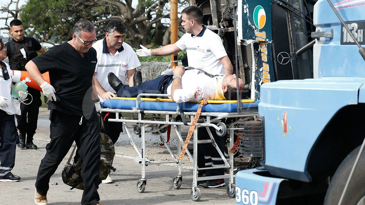 El chofer fue trasladado al hospital.