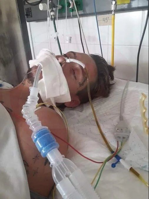 El joven está internado en grave estado