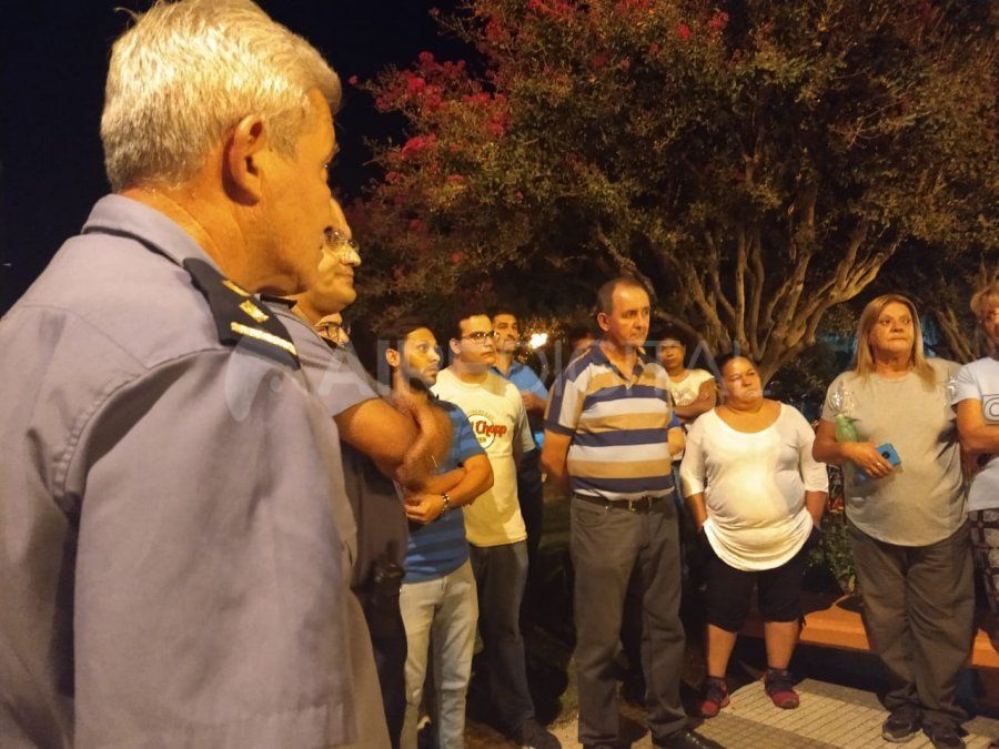 Los funcionarios se comprometieron para solucionar la problemática.