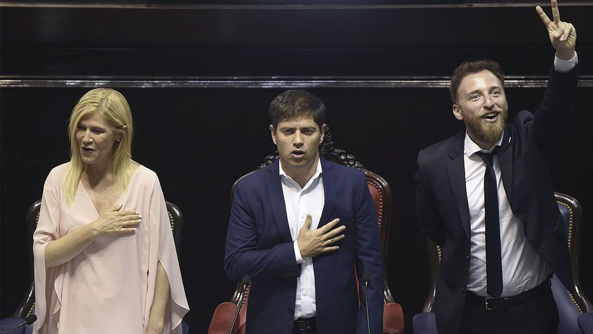 El gobernador Axel Kicillof y la vicegobernadora Verónica Magario durante la apertura del 148° período de sesiones ordinarias de la Legislatura de Buenos Aires.