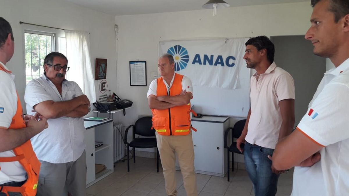 Uno de los encuentros en la localidad de Alvear, en el sur de Santa Fe, donde se acordó el apoyo aéreo.