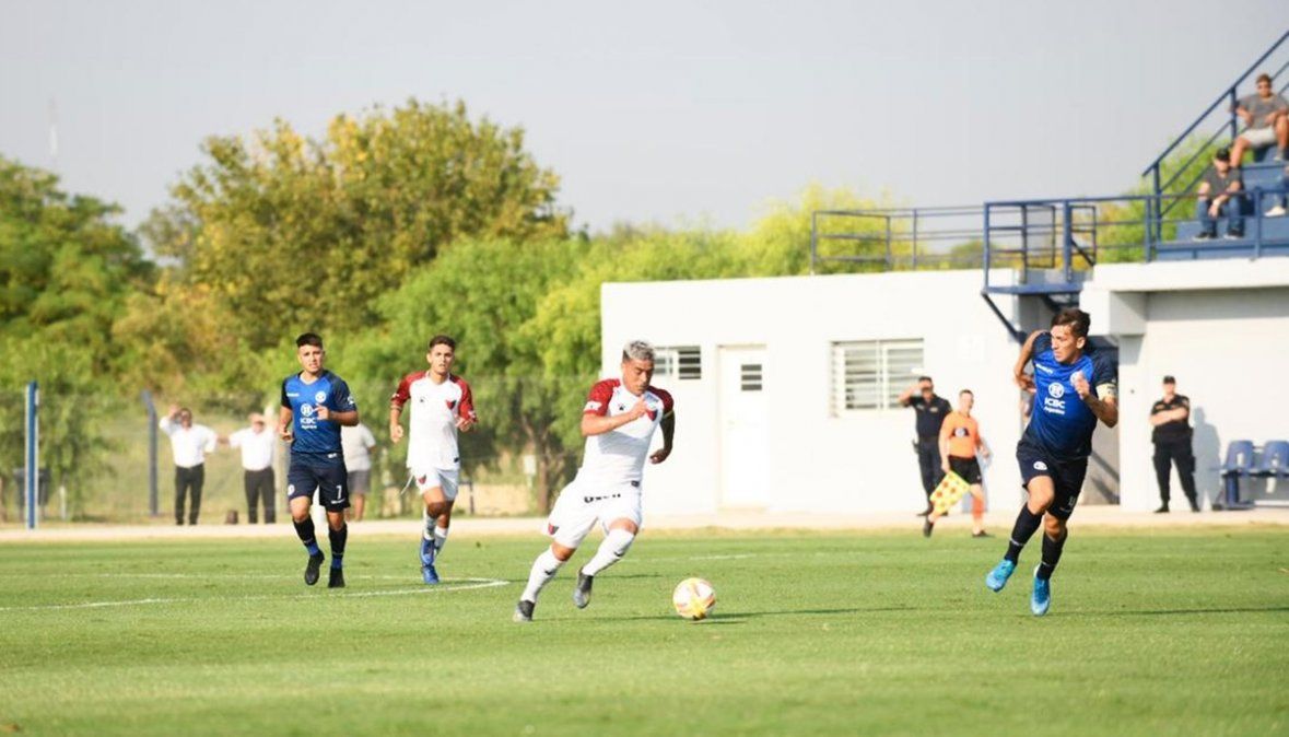 Brian Fernández fue titular en la reserva de Colón