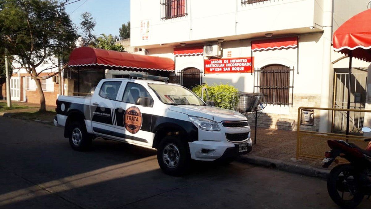 El allanamiento se llevó a cabo en el Jardín de Infantes donde dictaba clases el maestro de música denunciado.