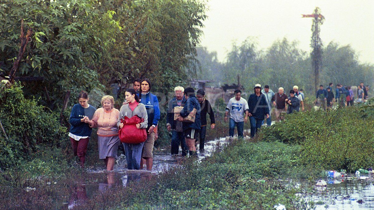 El momento en que vecinos de distintos barrios del oeste debían irse de sus casas.