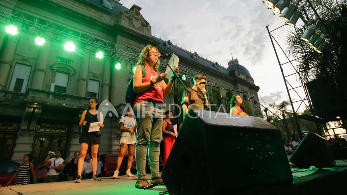 Así se vivió la multitudinaria manifestación por el 8M en Santa Fe Así se vivió la multitudinaria manifestación por el 8M en Santa Fe