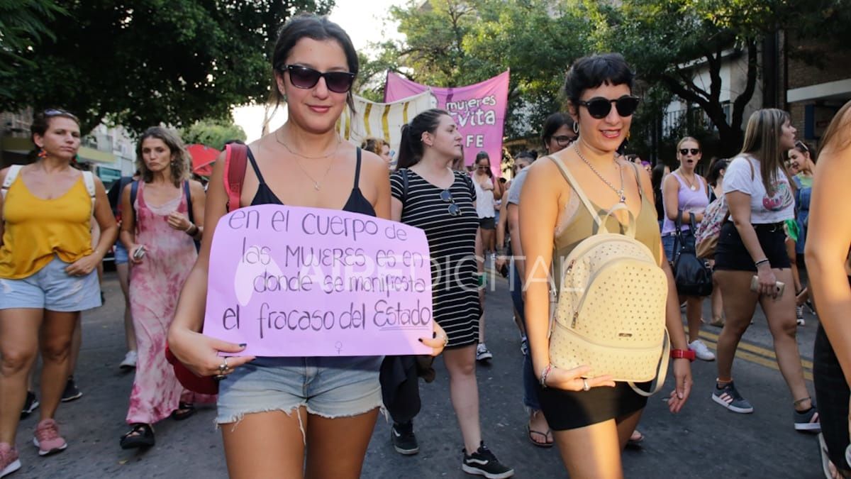 Así se vivió la multitudinaria manifestación por el 8M en Santa Fe Así se vivió la multitudinaria manifestación por el 8M en Santa Fe