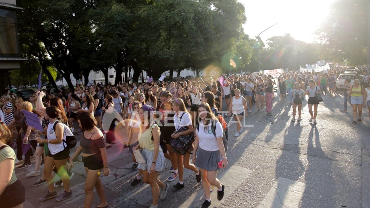 Así se vivió la multitudinaria manifestación por el 8M en Santa Fe Así se vivió la multitudinaria manifestación por el 8M en Santa Fe