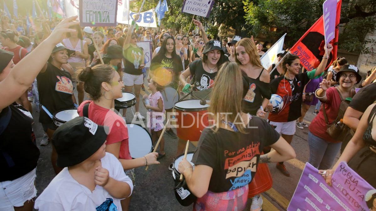 Así se vivió la multitudinaria manifestación por el 8M en Santa Fe Así se vivió la multitudinaria manifestación por el 8M en Santa Fe