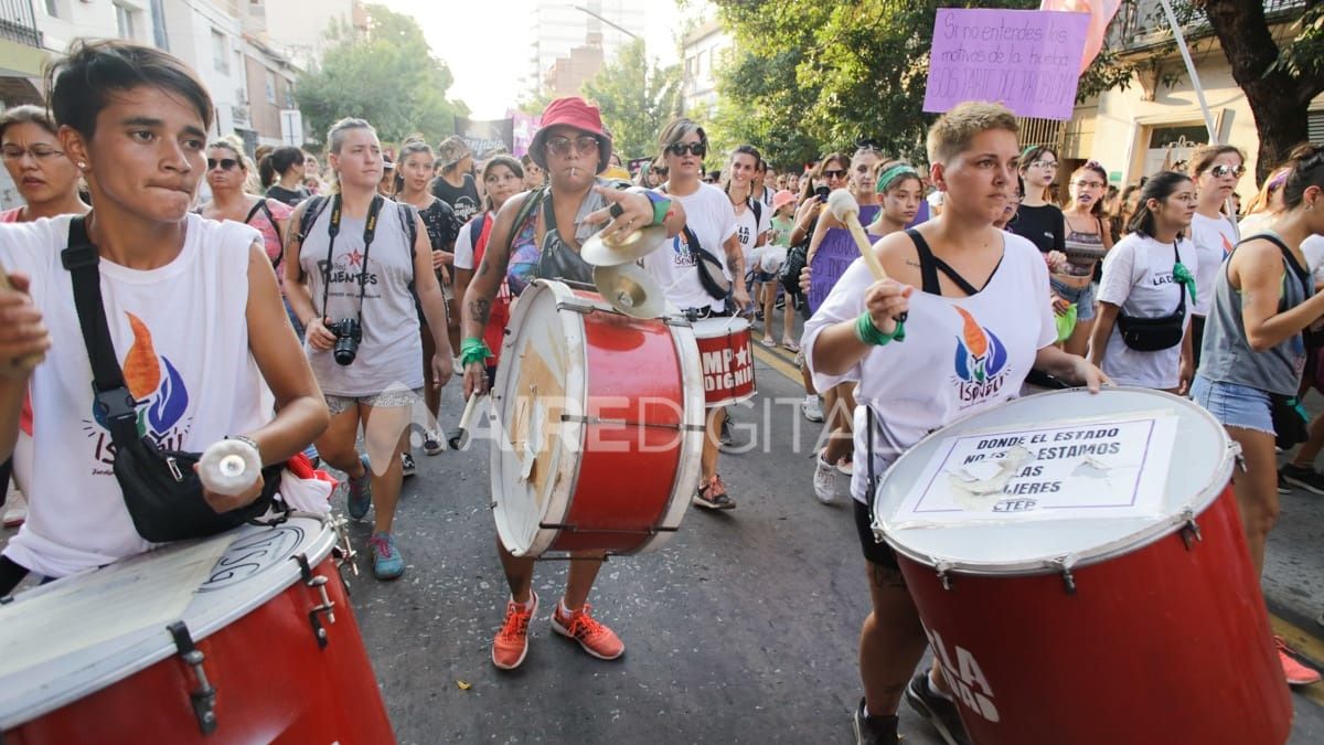 Así se vivió la multitudinaria manifestación por el 8M en Santa Fe Así se vivió la multitudinaria manifestación por el 8M en Santa Fe