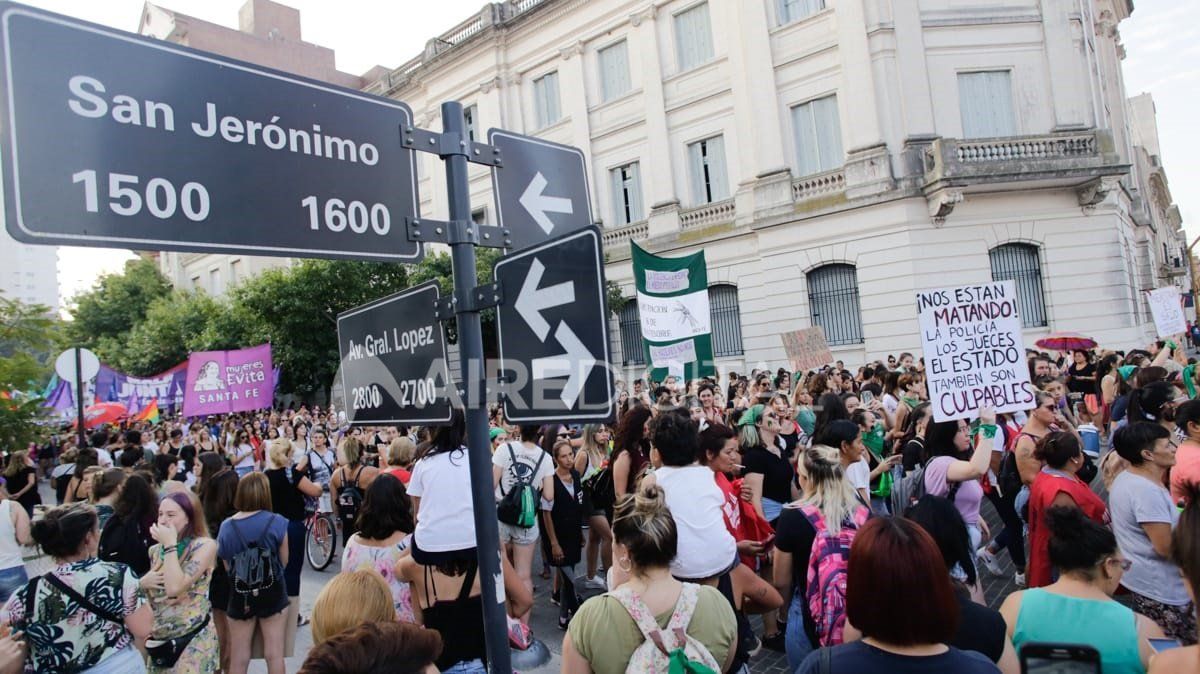 Así se vivió la multitudinaria manifestación por el 8M en Santa Fe Así se vivió la multitudinaria manifestación por el 8M en Santa Fe