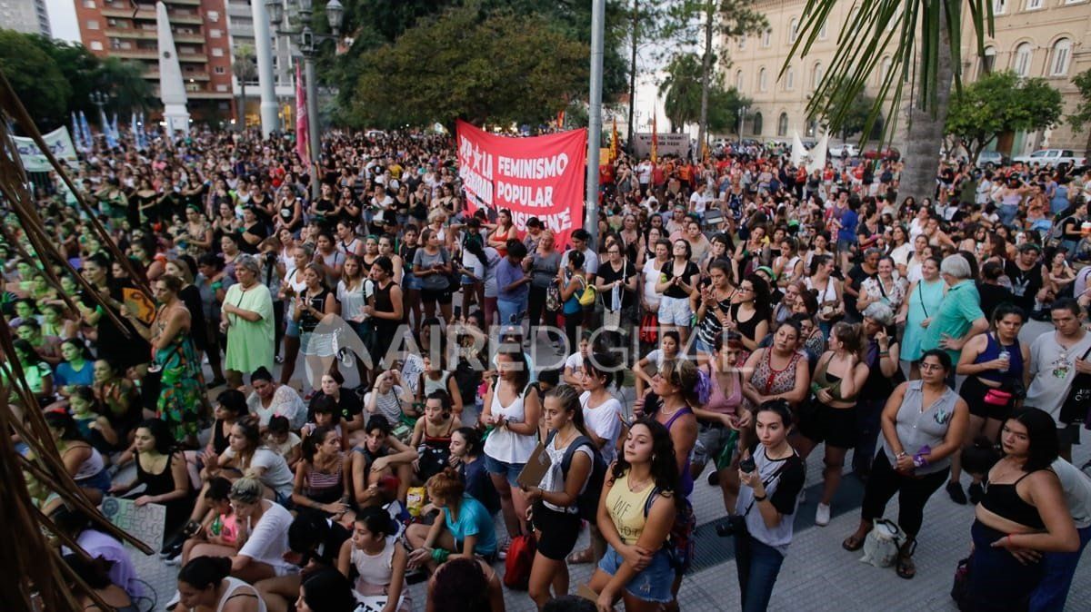 Así se vivió la multitudinaria manifestación por el 8M en Santa Fe Así se vivió la multitudinaria manifestación por el 8M en Santa Fe