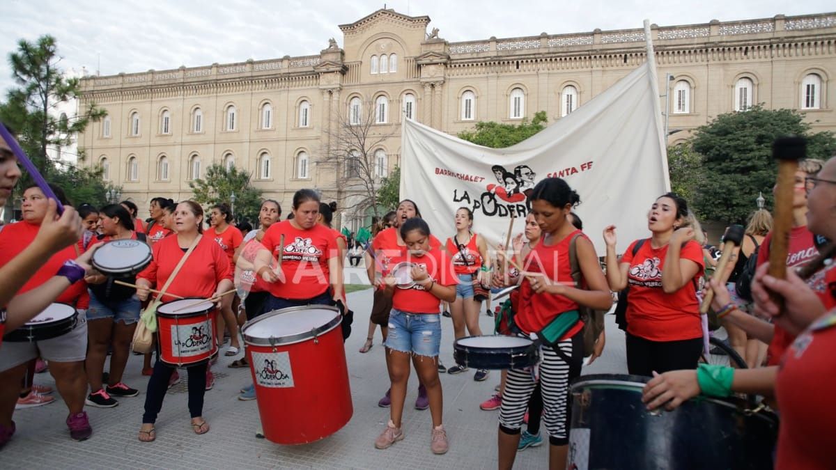 Así se vivió la multitudinaria manifestación por el 8M en Santa Fe Así se vivió la multitudinaria manifestación por el 8M en Santa Fe