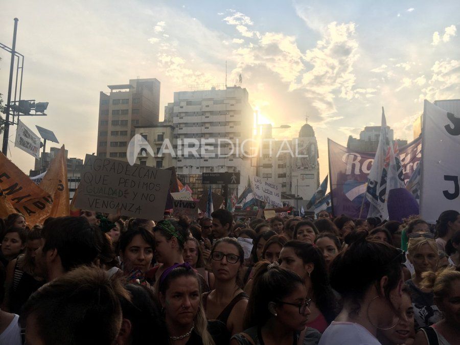 En las pancartas y en su propia piel las mujeres escribieron