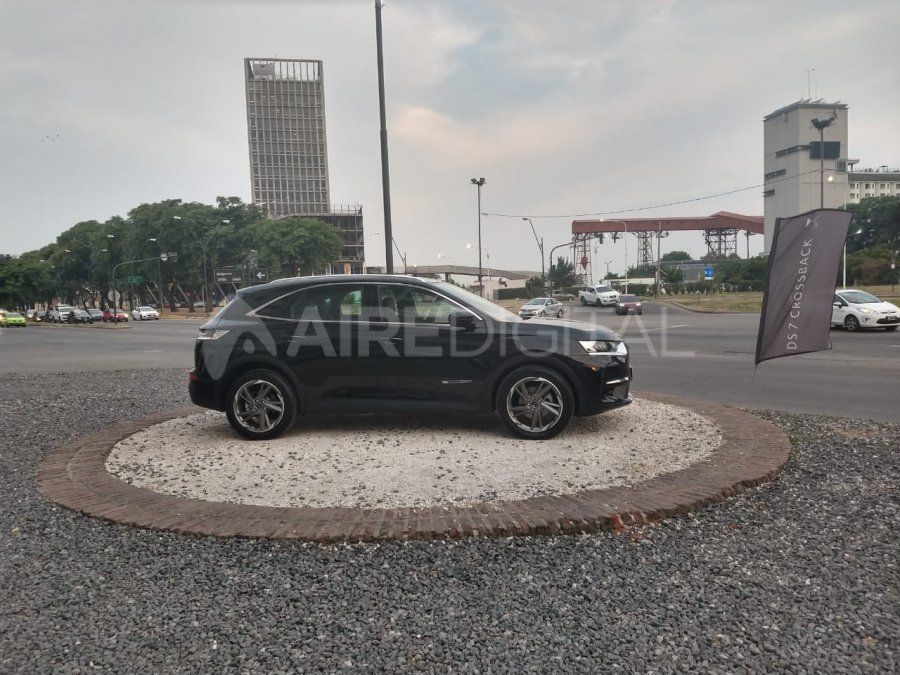 Quienes se acerquen a la tradicional esquina que tiene la empresa en Santa Fe, en Alem y Belgrano, podrán conocer el SUV DS 7 Crossback.