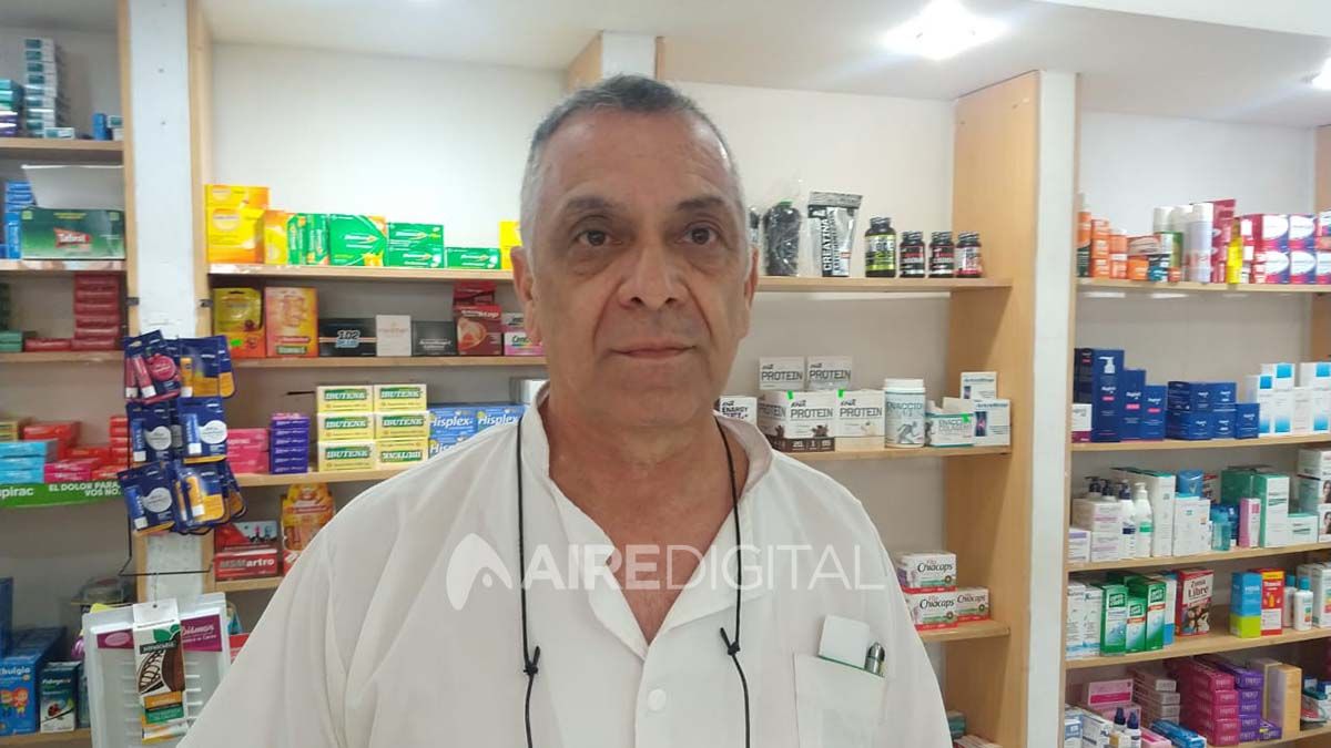 Mario Lencinas, el dueño de la farmacia "Lencinas" que habló con Aire de Santa Fe.