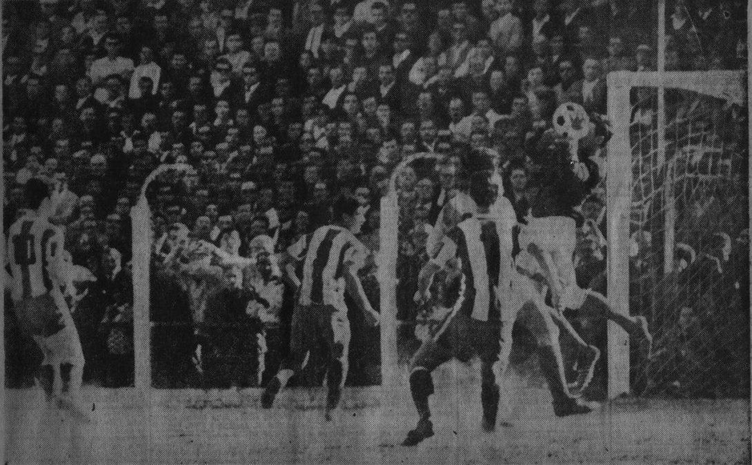 Primer encuentro entre ambos equipos en Santa Fe: 12/09/1965 Unión de Santa Fe 0 - ARSENAL 1 (Ascencio). Lunardelli, arquero de Arsenal, detiene un remate del