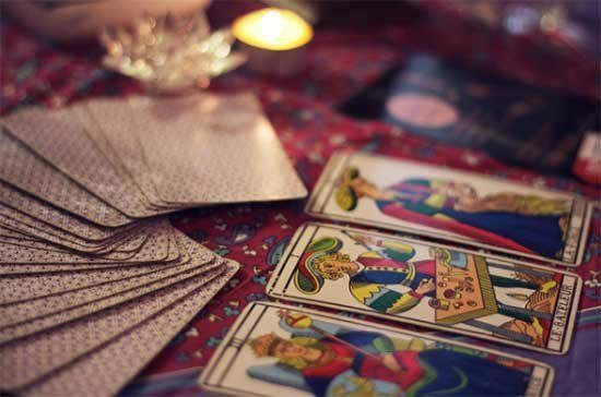 Horóscopo: las cartas del tarot revelan cómo les irán a los signos en esta recta final de marzo