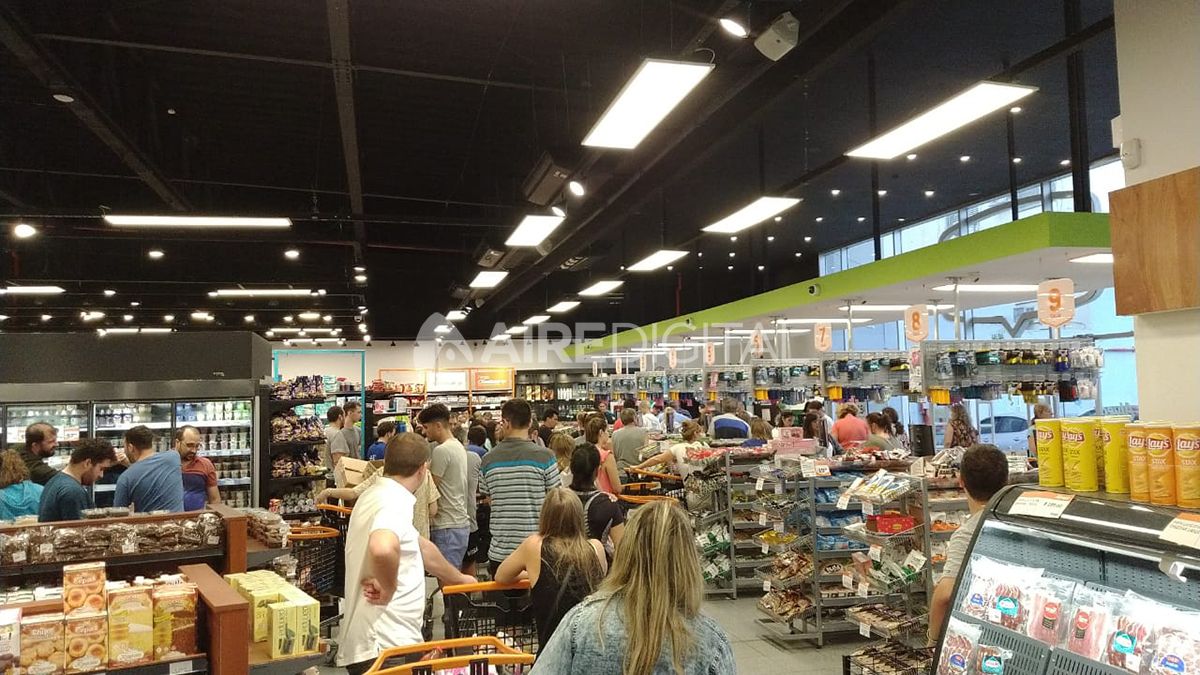 Desde la Cámara de Supermercados y Autoservicios de Santa Fe informaron que no habrá desabastecimiento de productos y que los precios no aumentaron.
