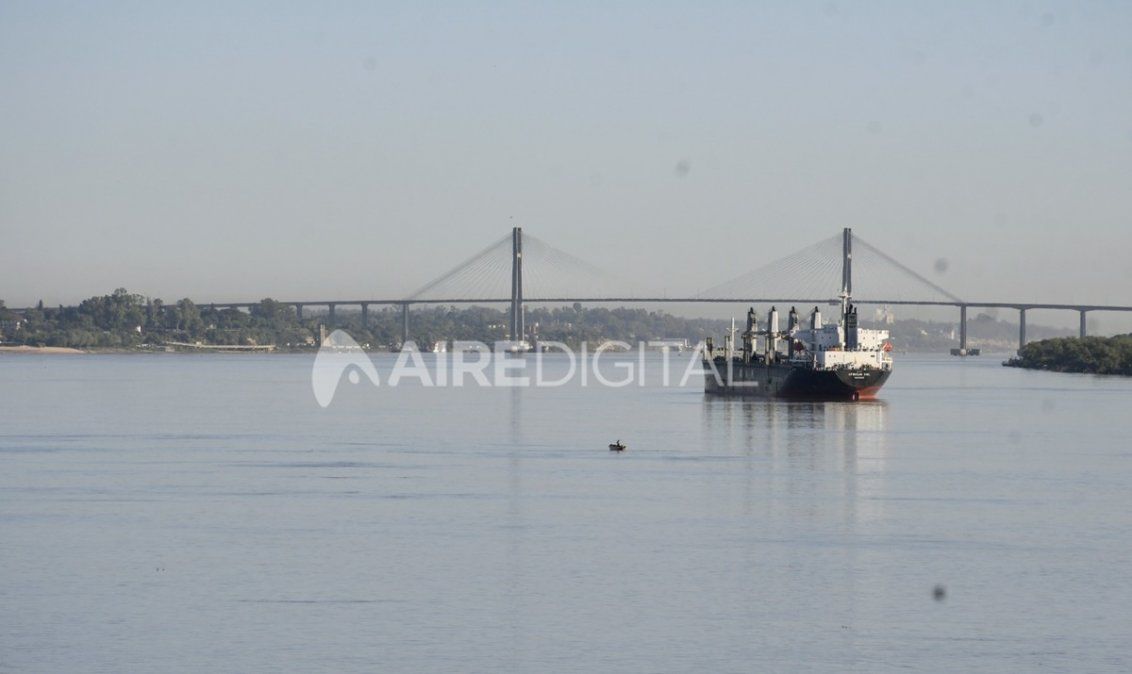 Estiman en más de U$S 244 millones las pérdidas económicas por la bajante el Paraná en la logística portuaria para exportar granos desde los puertos del Gran Rosario.