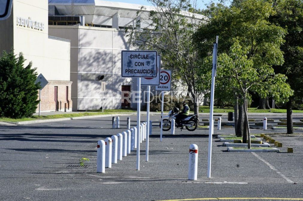 Al igual que en Santa Fe, los shoppings y los cines ahora están cerrados.