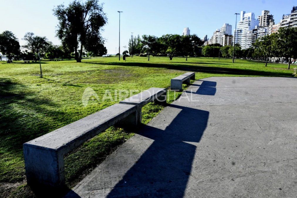 Los parques de Rosario se fueron convirtiendo en un desierto.