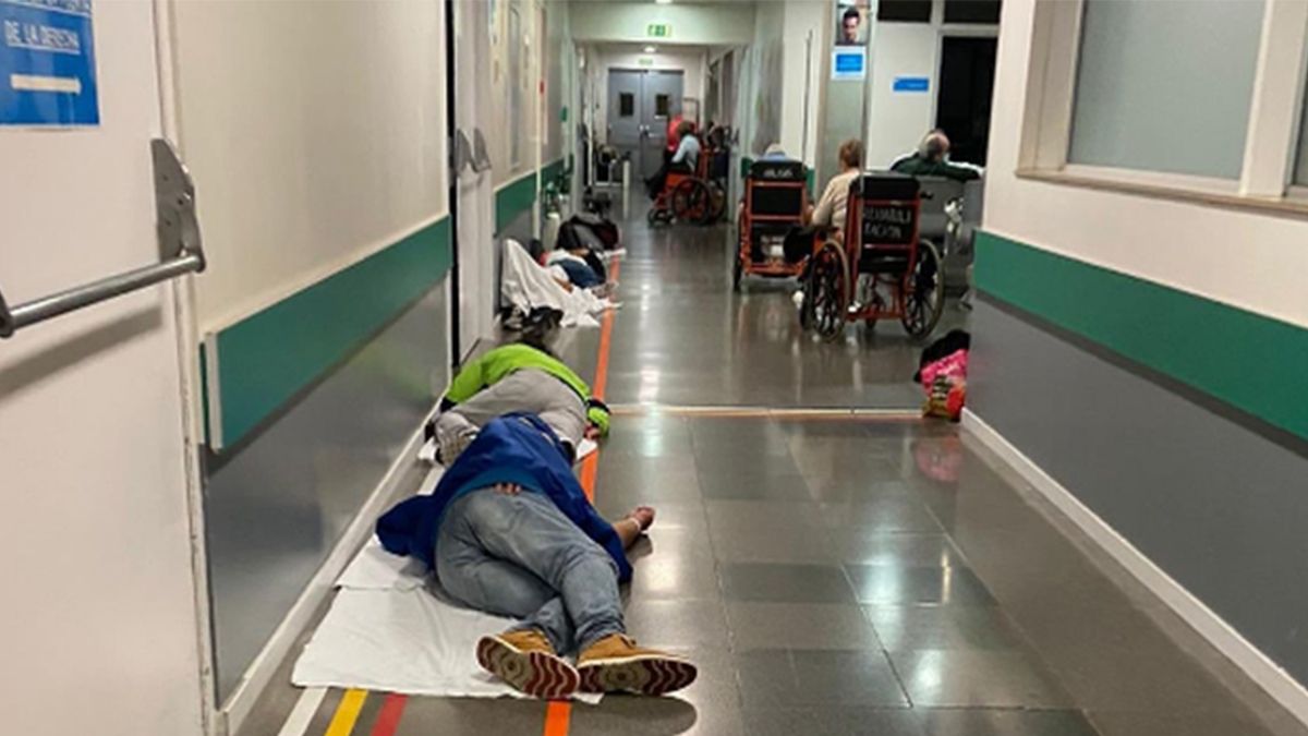 Los pacientes que no presentaban síntomas pero eran diagnosticados con Coronavirus en Madrid muestran a los pacientes tirados en el suelo.