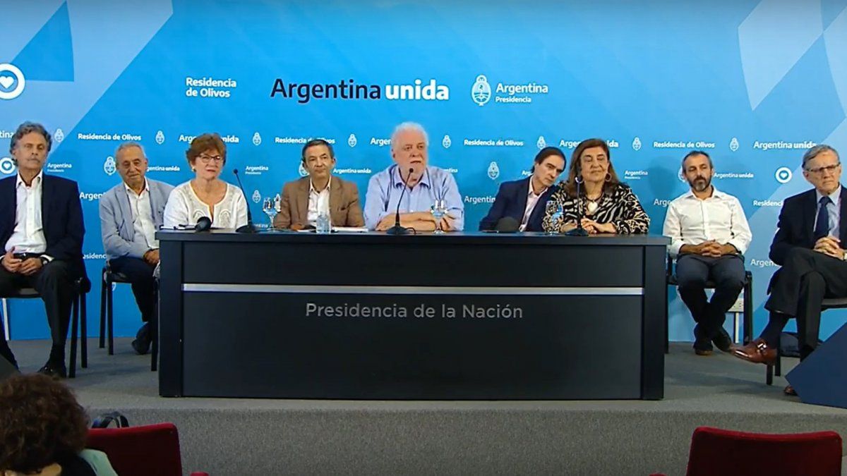 El comité y el ministro de Salud brindaron un balance.