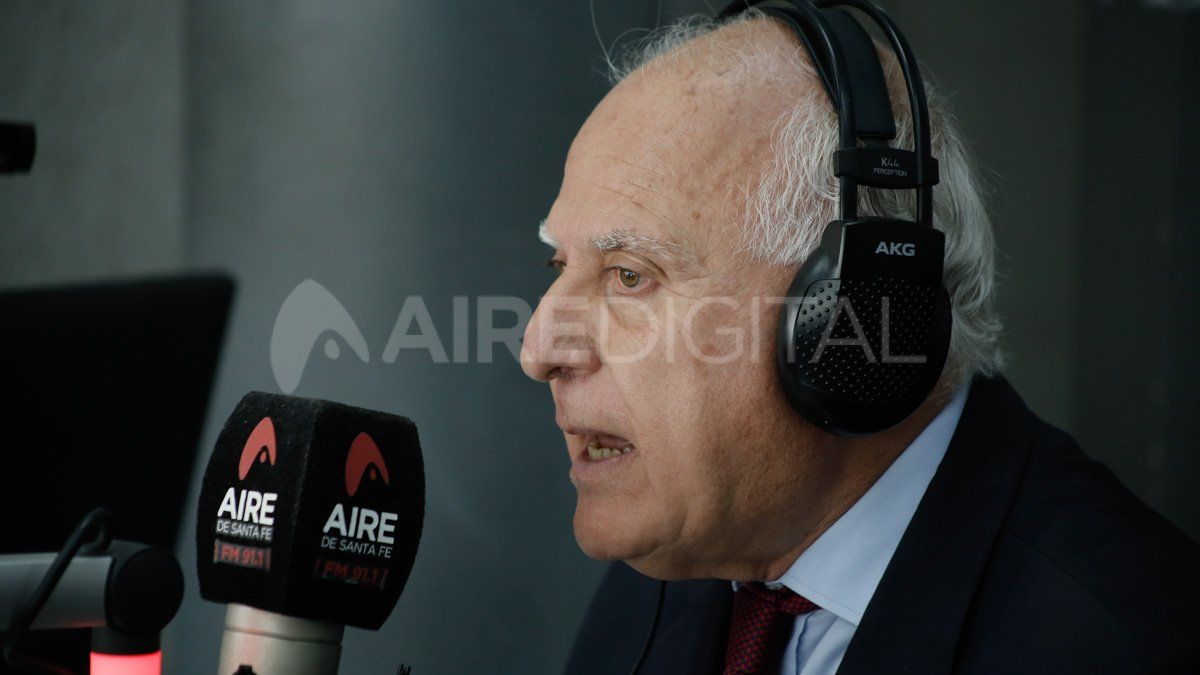 Lifschitz explicó que decidieron hacer viable la sanción de la Ley de Necesidad Pública, con la que no coinciden, porque quieren que el gobierno tenga todas las herramientas que necesita para enfrentar la pandemia de coronavirus.