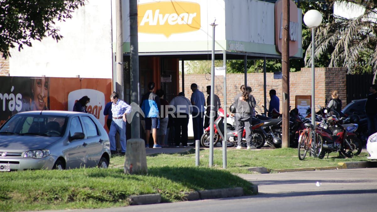 Algunos supermercados como el Alvear ya están cobrando los servicios provinciales.