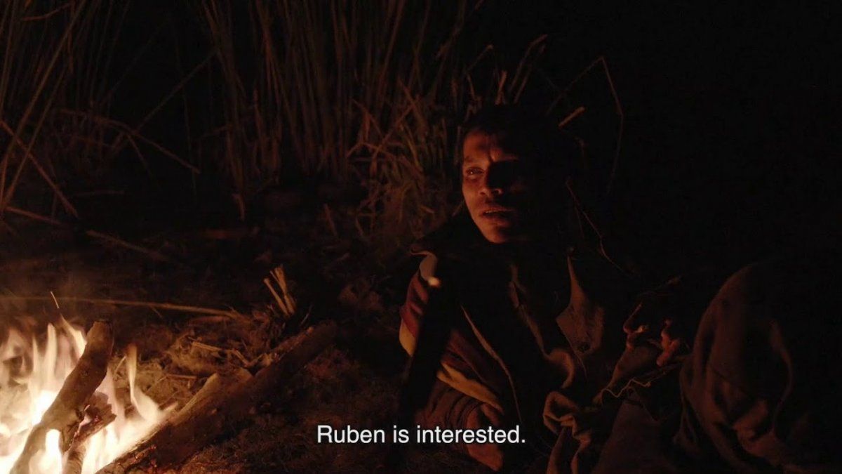 Captura de la película "La creciente"