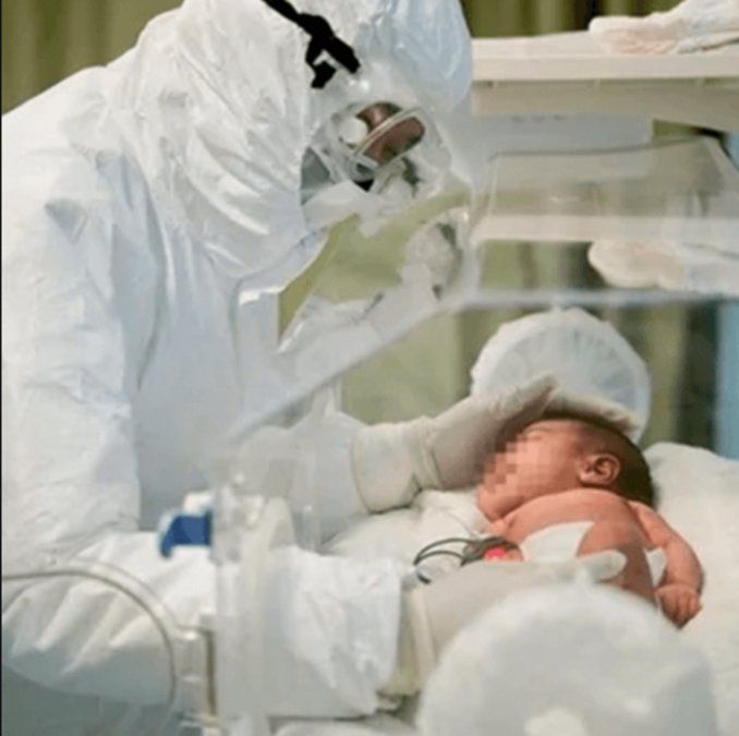 Desde la cartera de Salud confirmaron que desde este lunes se amplió la definición de caso sospechoso a los que se les realiza el test para diagnóstico de coronavirus.