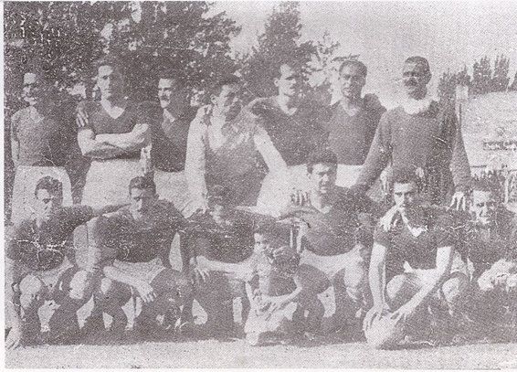 Equipo titular de Colón en el clásico disputado meses más tarde en cancha de Unión. Año 1953.