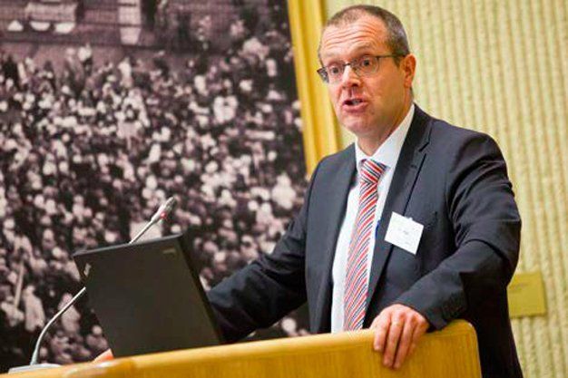 Hans Kluge, director de la OMS para Europa, aseguró que la tendencia a la baja en la tasa de contagio por el coronavirus en algunos países, no significa que sea tiempo de relajar las medidas.