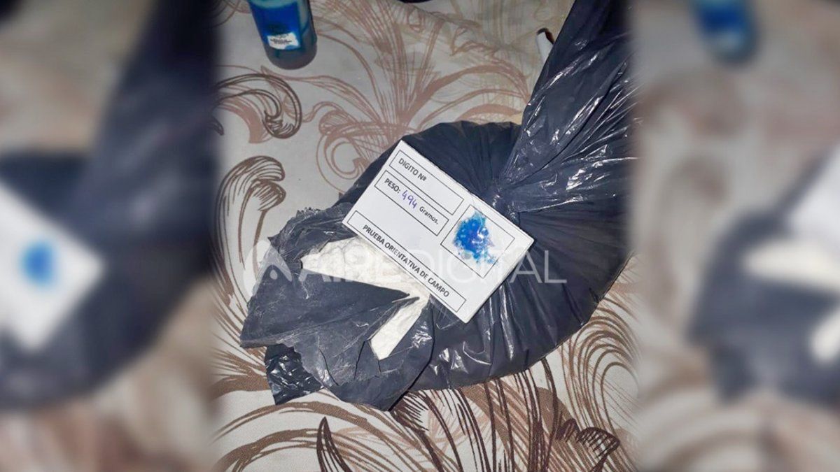 De la vivienda se secuestraron casi 500 gramos de cocaína en una bolsa de nylon