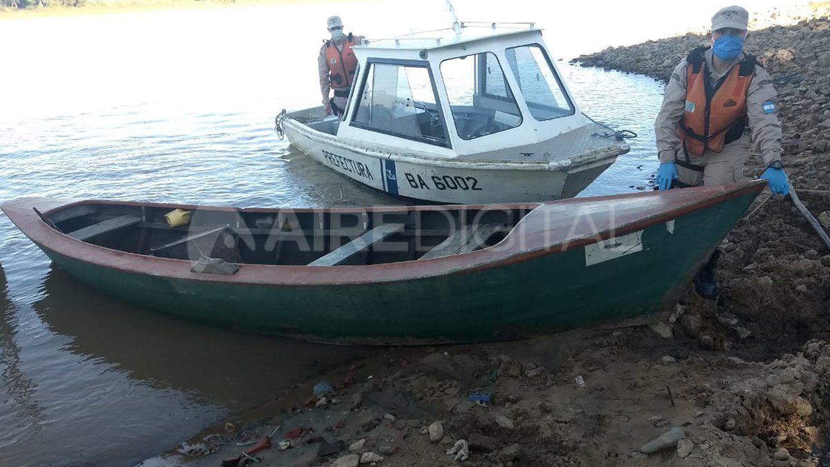 La canoa que fue secuestrada por los prefectos.