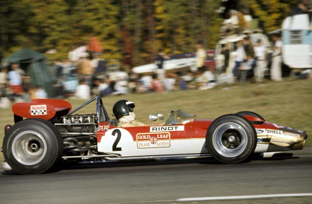 El domingo 5 de octubre de 1969, con un Lotus 49B-Cosworth, lograría su primera victoria en la Fórmula 1 –y tras largar desde la pole– al alzarse con el GP de Estados Unidos, en el circuito de Watkins Glen. Esa temporada finalizaría 4° en el Mundial, con 22 puntos, detrás del escocés Jackie Stewart (campeón con 63 unidades), el belga Jacky Ickx (escolta con 37), y el neozelandés Bruce McLaren (tercero con 26).