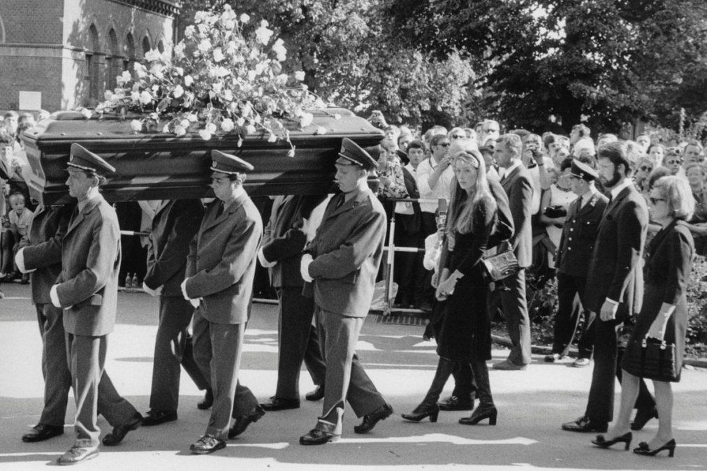 Rindt fue sepultado en el Zentralfriedhof (Cementerio Central) de Graz el viernes 11 de septiembre y, en la ceremonia, el sueco Joakim Bonnier señaló: